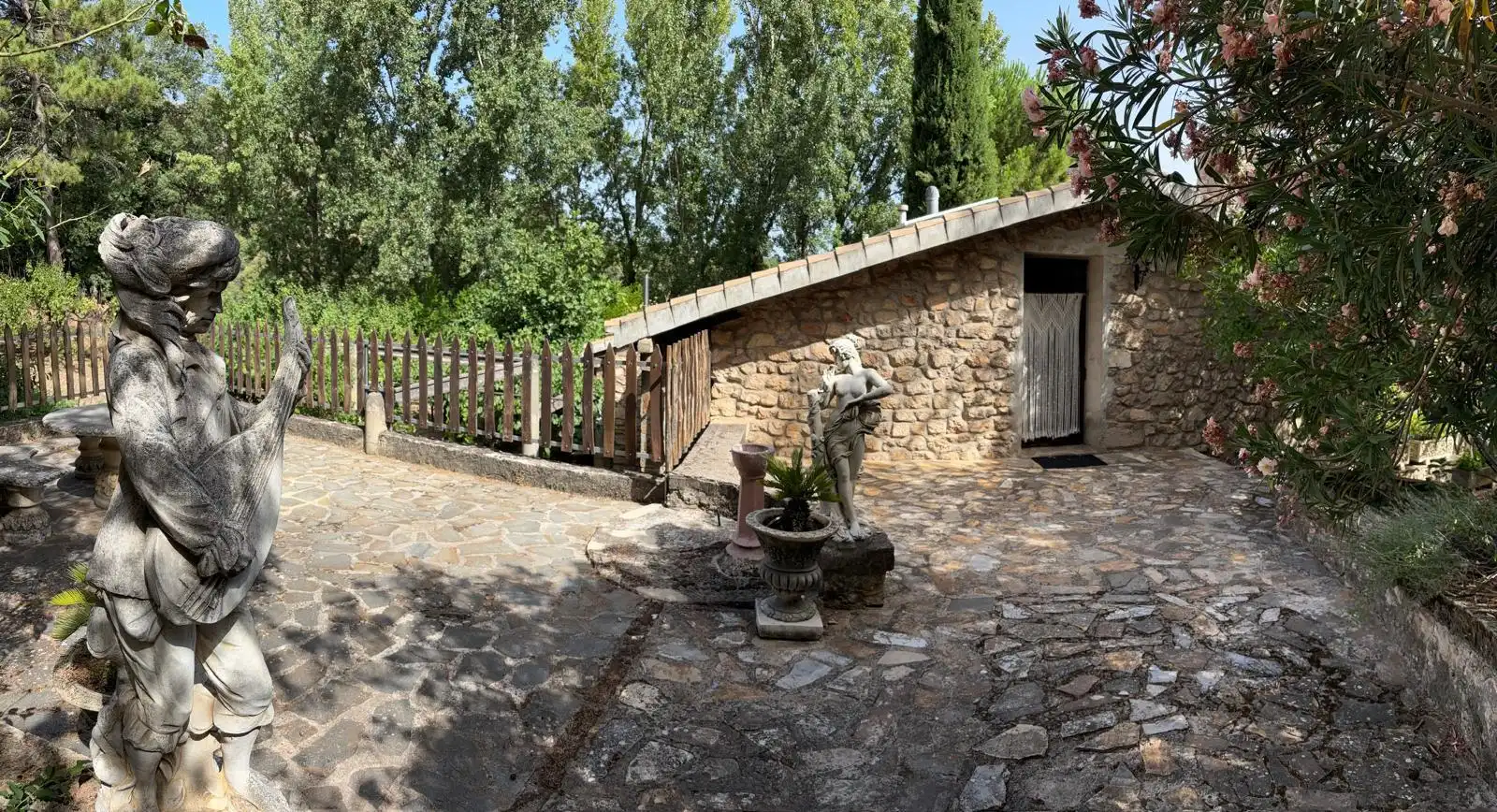 Jardín de Finca rústica en venta en Villanueva del Arzobispo con Calefacción, Trastero y Piscina