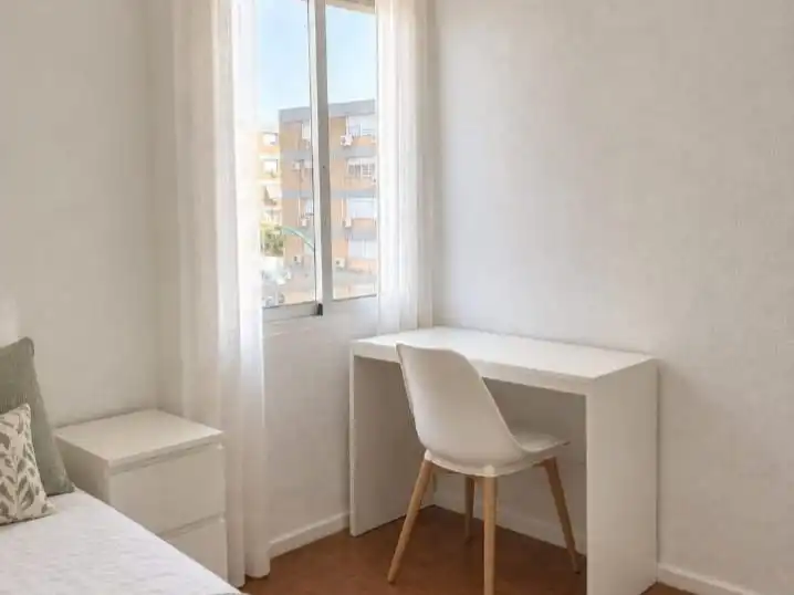 Schlafzimmer von Wohnung zur Miete in  Sevilla Capital mit Klimaanlage