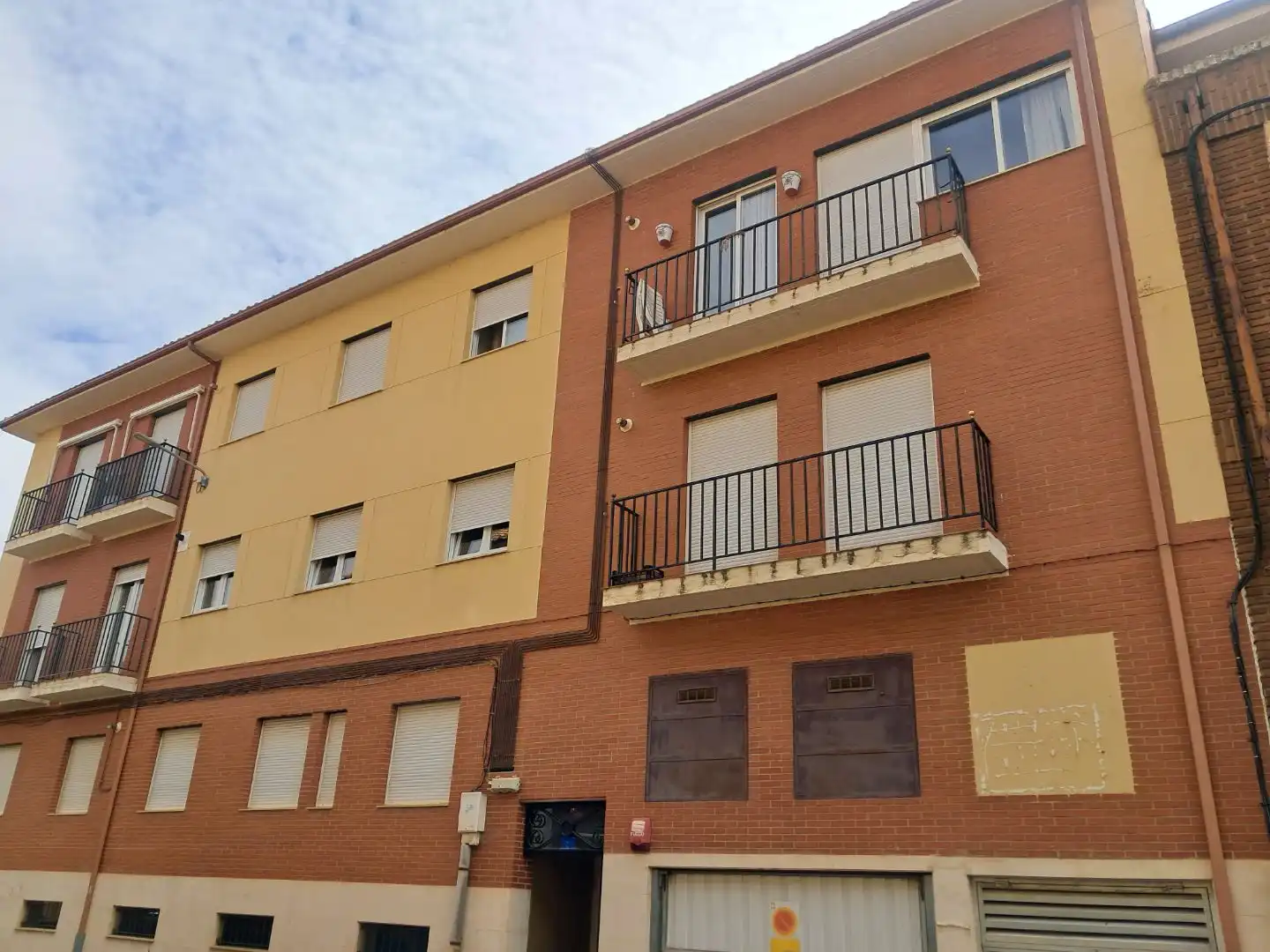 Vista exterior de Garaje en venta en Sahagún