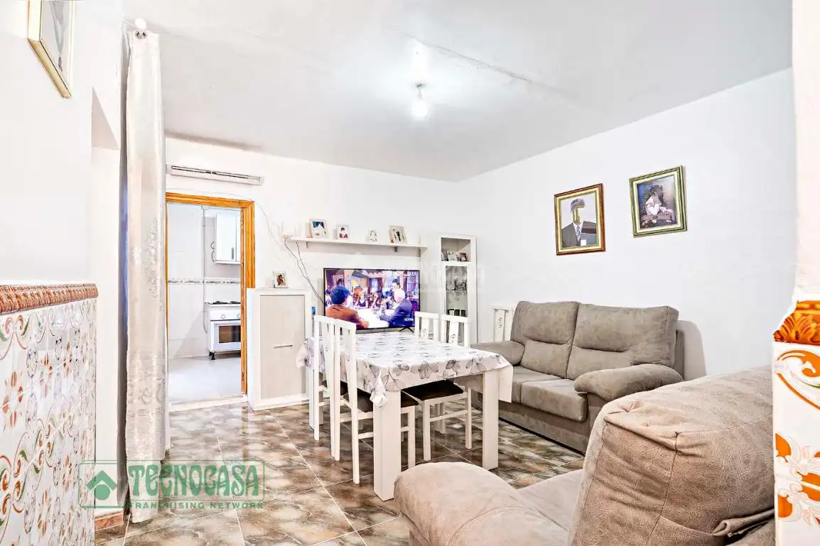 Sala de estar de Casa adosada en venta en Roquetas de Mar