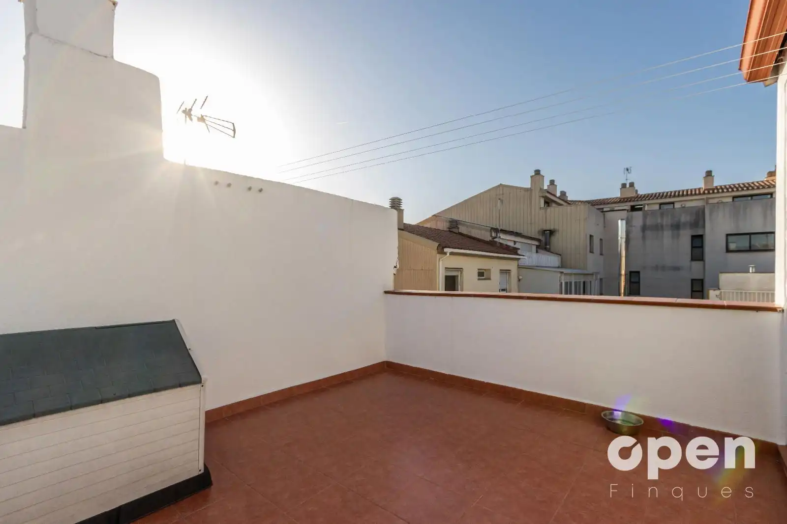 Terrasse von Einfamilien-Reihenhaus zum Verkauf in Terrassa mit Klimaanlage, Heizung und Terrasse