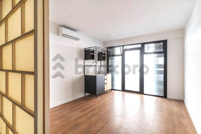 Local comercial en Alquiler en Carrer de Rafael Batlle en Les Tres Torres