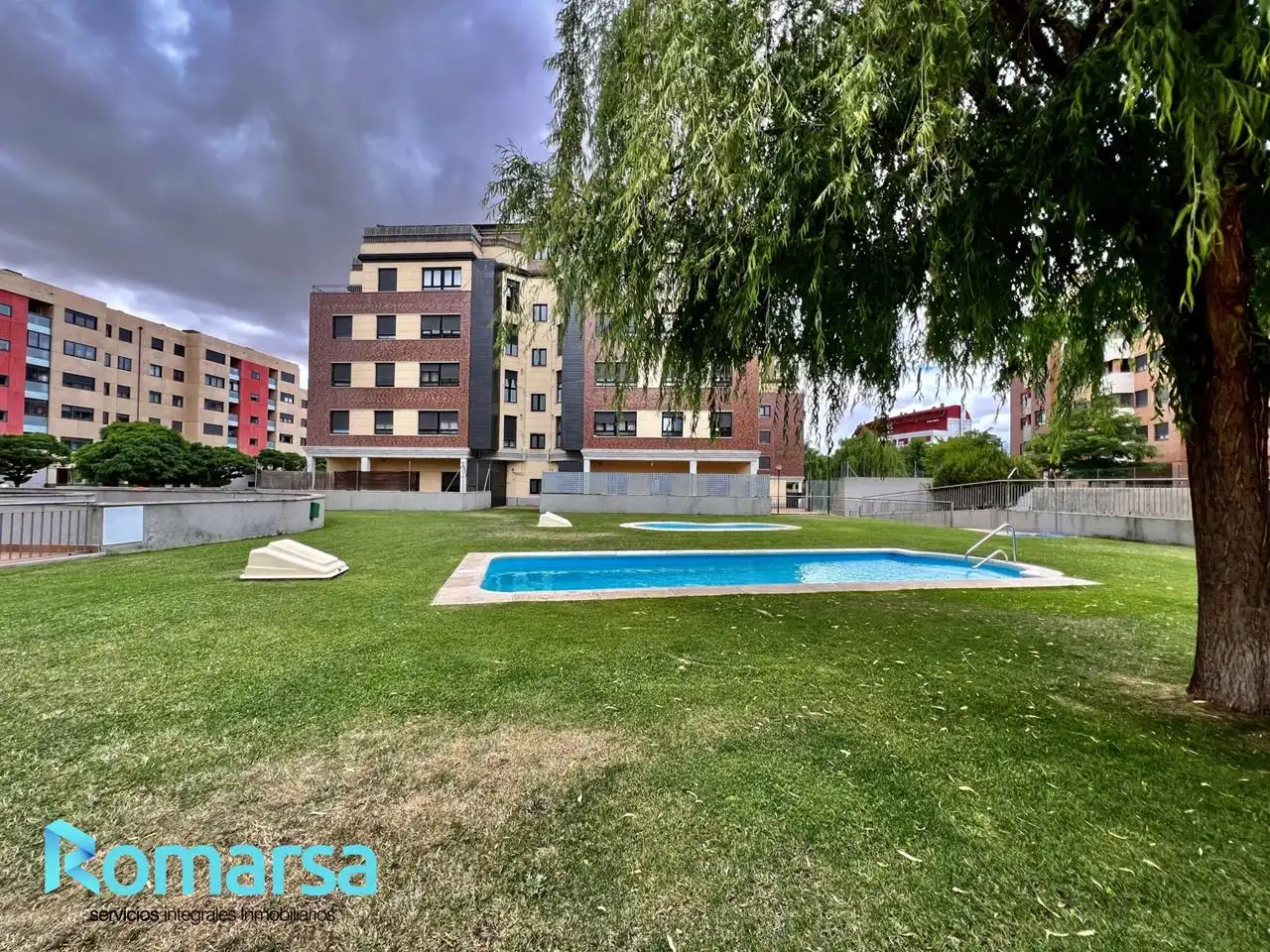 Swimming pool of Flat for rent in Ávila  with Heating, Furnished and Community pool