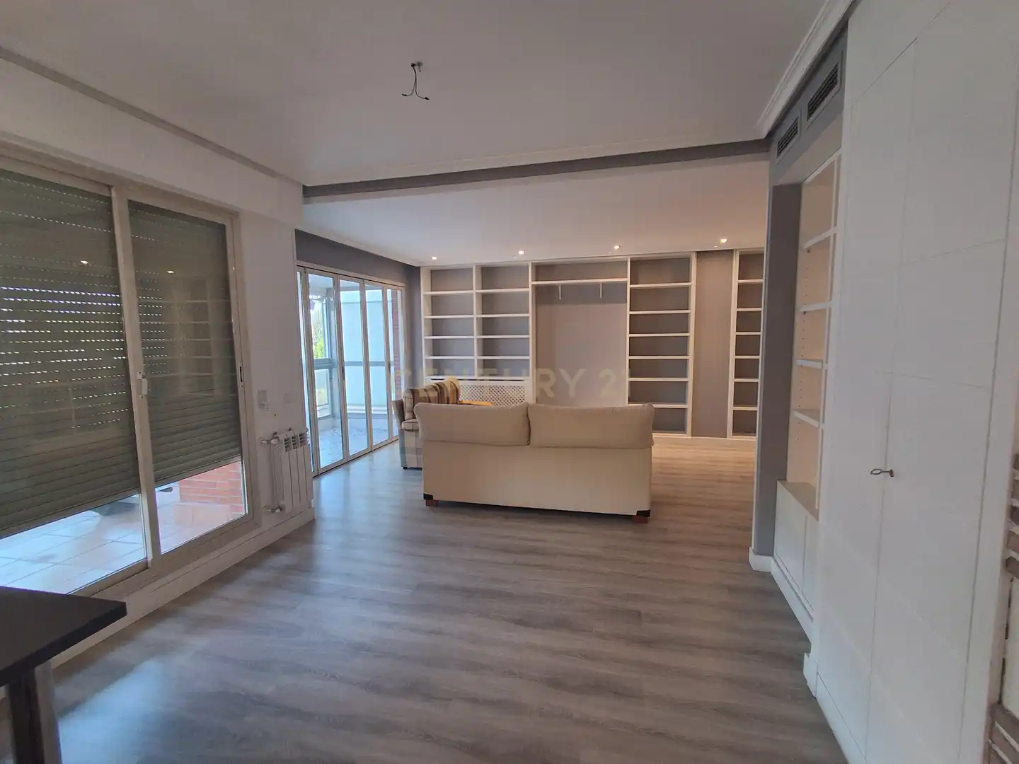 Sala d'estar de Dúplex de lloguer en Pozuelo de Alarcón amb Aire condicionat, Forn i Rentadora
