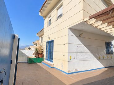 Casa con piscina en venta en Capellanía - Retamar