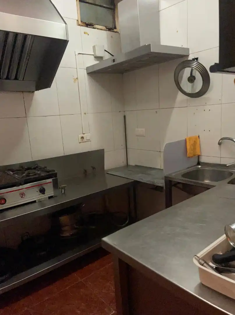 Cuina de Casa o xalet en venda en Olot amb Calefacció, Terrassa i Balcó