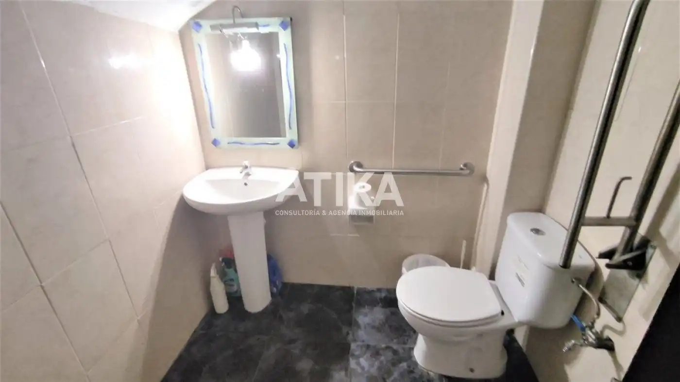 Business premises for sale in Sant Josep - Zona Hospital, imagen 12