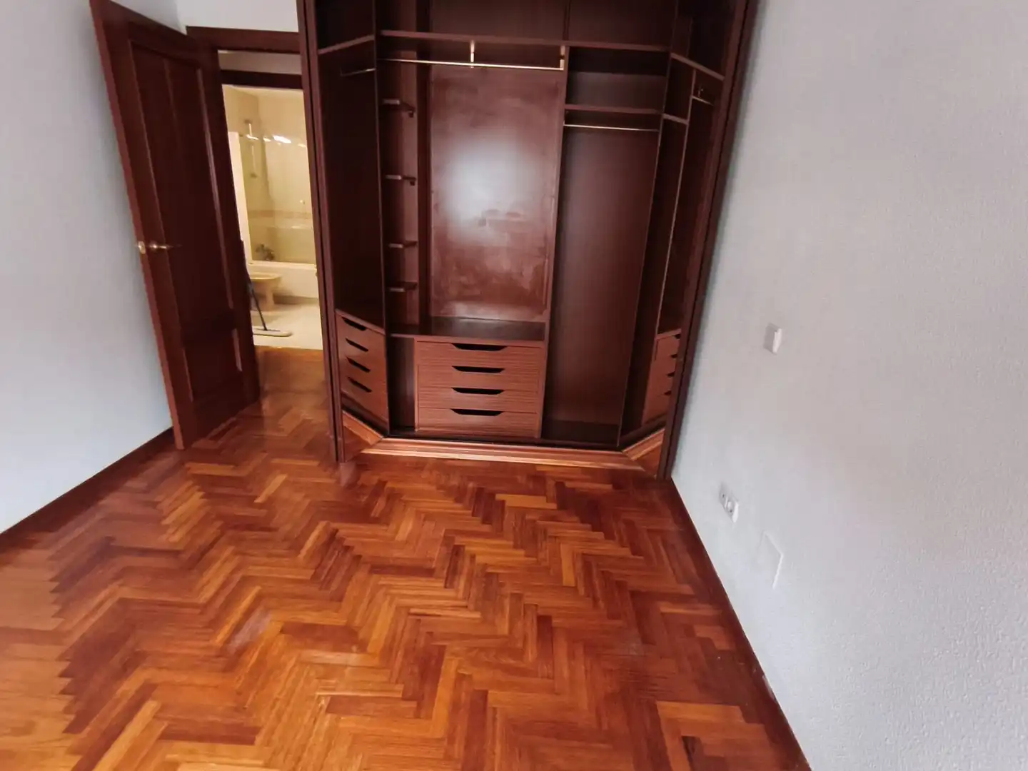 Bedroom of Flat for sale in Laguna de Duero  with Heating, Parquet flooring and Storage room