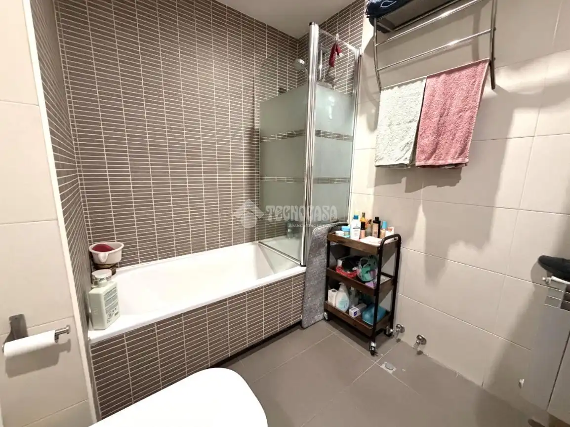 Baño de Piso en venta en Alcalá de Henares con Calefacción, Terraza y Trastero