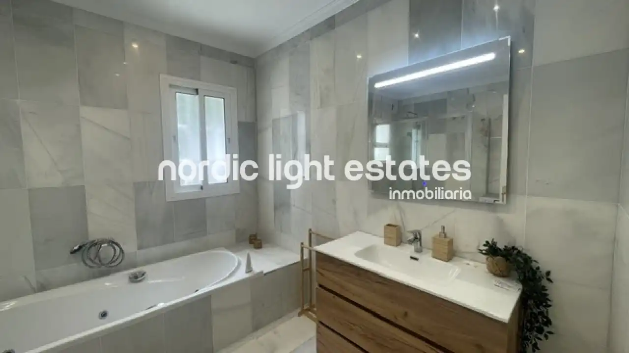 Baño de Casa o chalet en venta en Nerja con Terraza, Trastero y Piscina