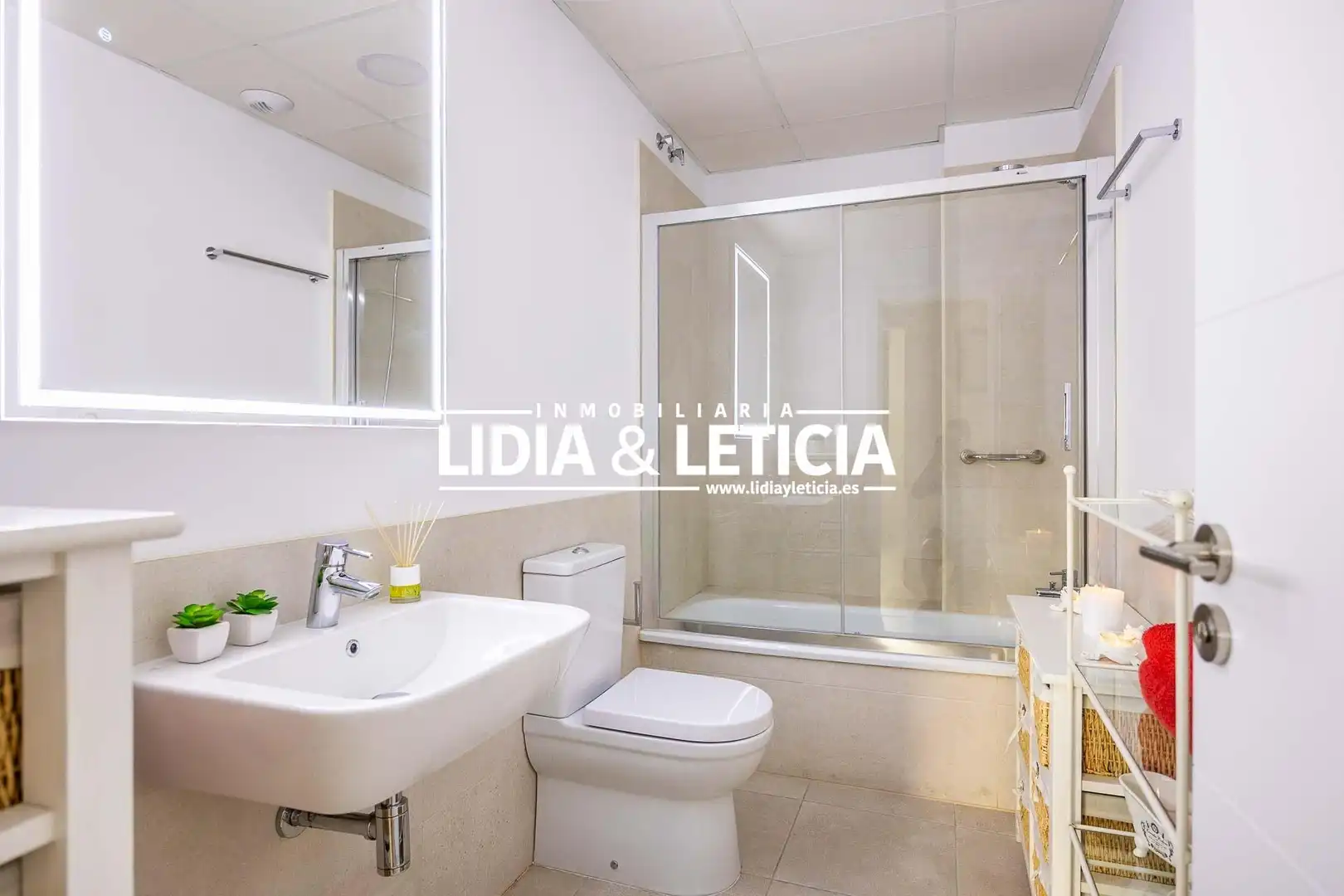 Flat with pool for sale in Entrenúcleos, imagen 22