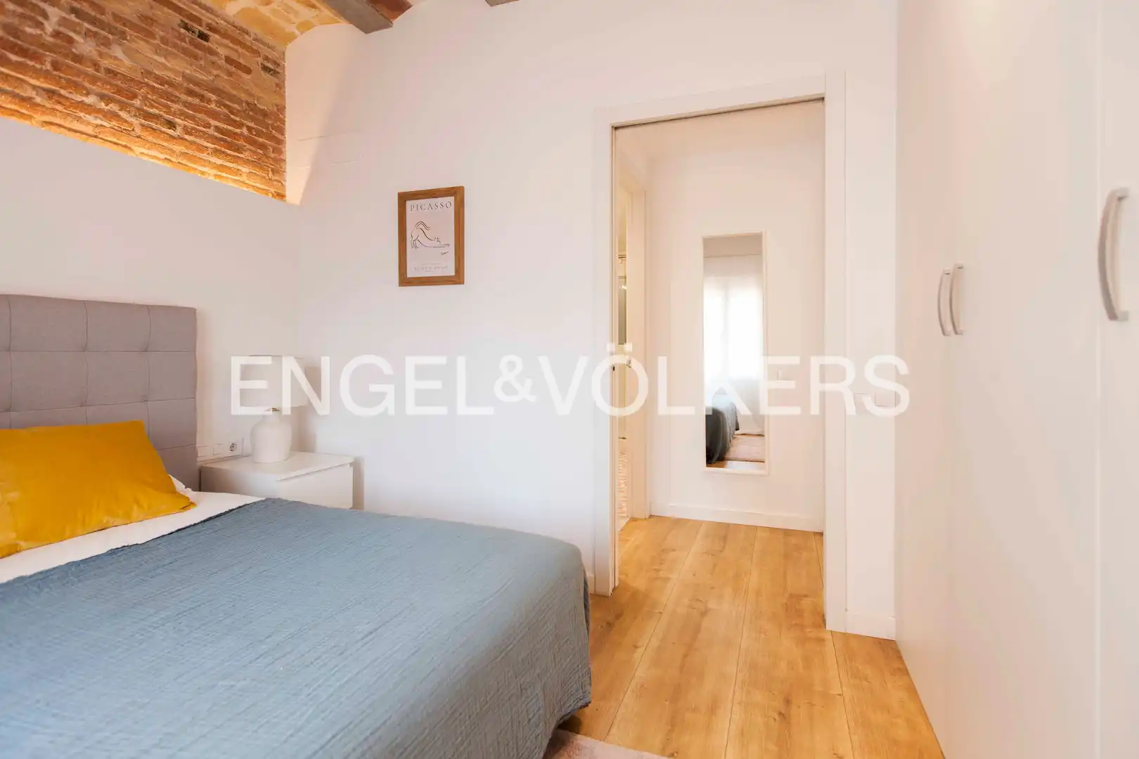 Bedroom of Flat for sale in Barcelona  with Air Conditioner, Heating and Parquet flooring