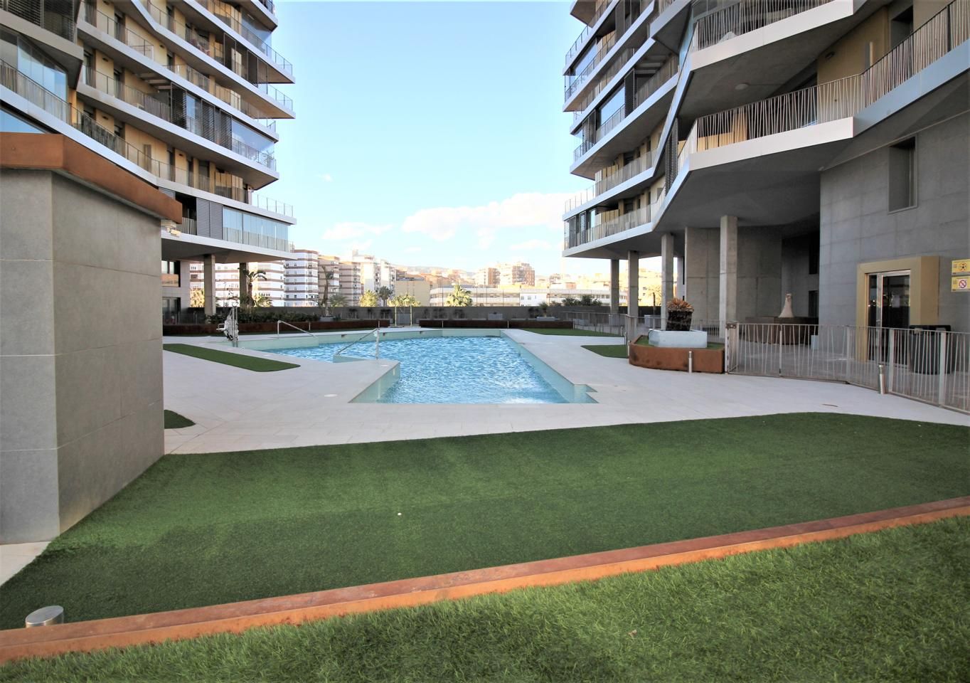 Piscina de Piso de alquiler en  Almería Capital con Aire acondicionado, Terraza y Piscina comunitaria