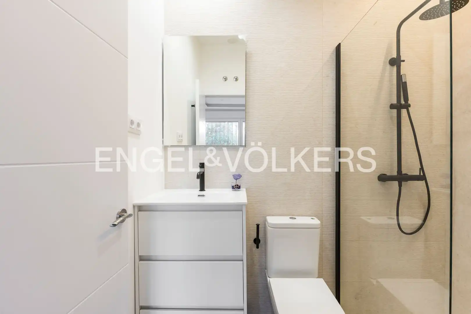 Bany de Apartament en venda en Madrid amb Aire condicionat i Calefacció