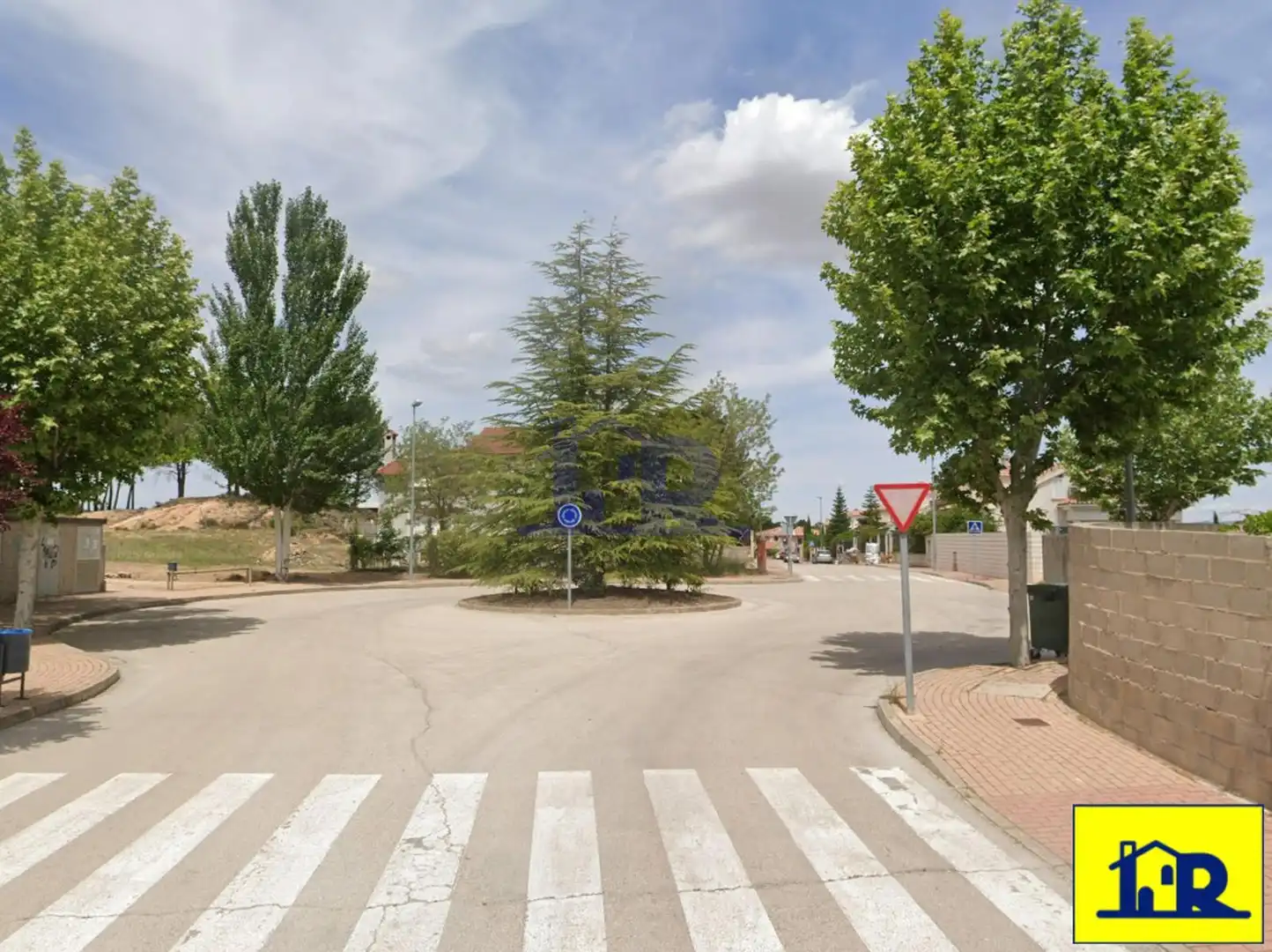 Vista exterior de Casa adosada en venda en Chillarón de Cuenca amb Calefacció, Jardí privat i Terrassa