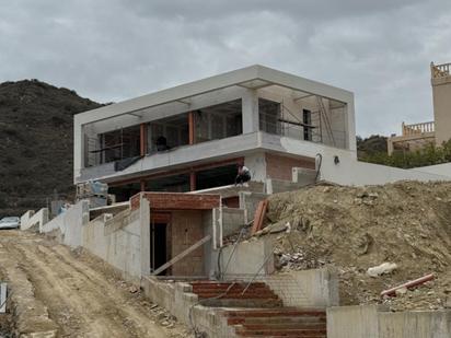 Vista exterior de Casa o xalet en venda en El Campello amb Aire condicionat, Calefacció i Jardí privat