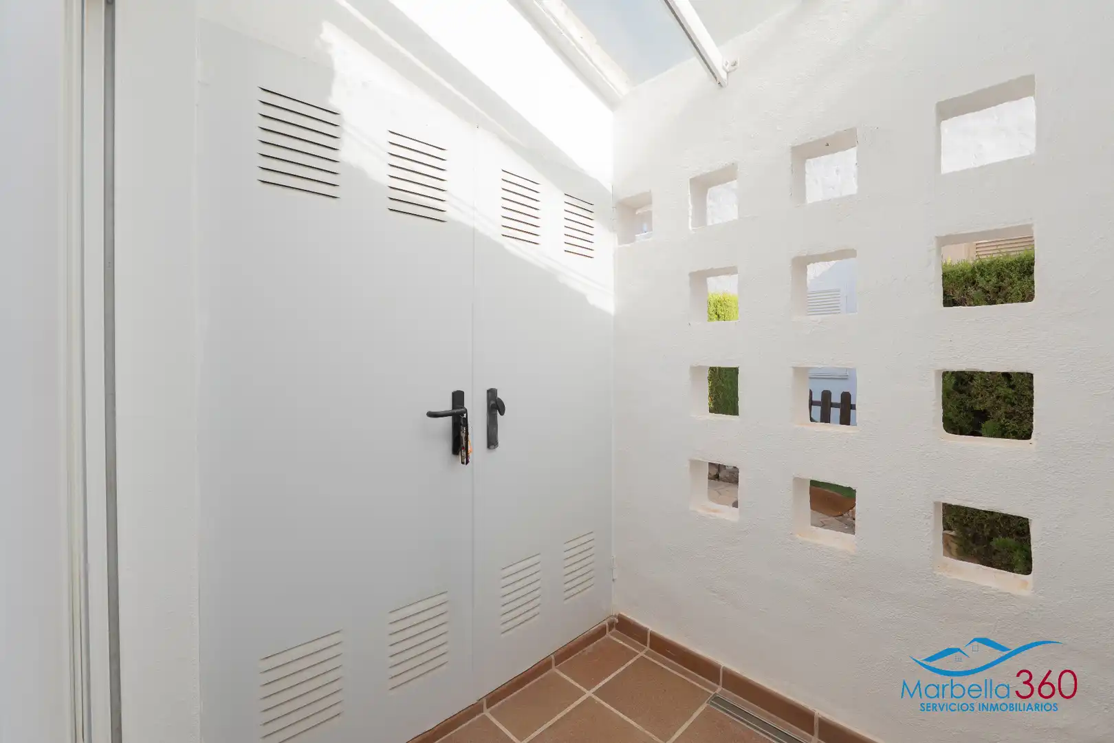 Casa adosada en venda en Marbella amb Aire condicionat, Jardí privat i Terrassa
