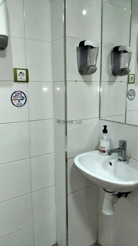 Baño de Local de alquiler en Teruel con Aire acondicionado y Amueblado