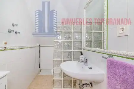 Bany de Casa o xalet en venda en Armilla amb Aire condicionat i Calefacció