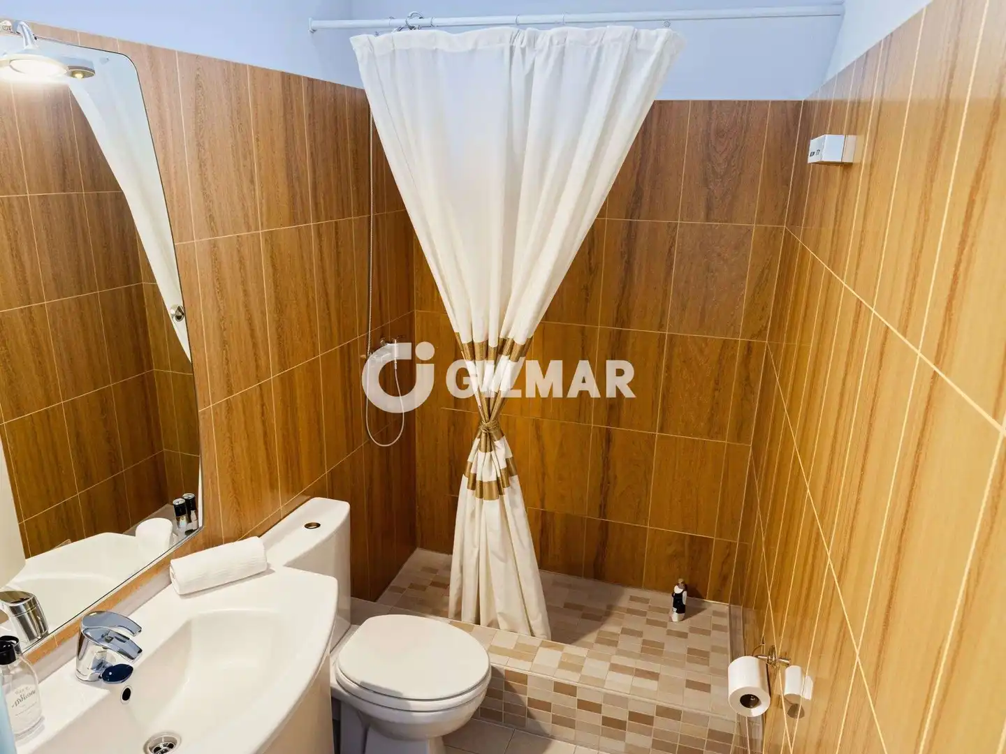 Baño de Estudio en venta en Arona con Jardín privado, Piscina y Balcón