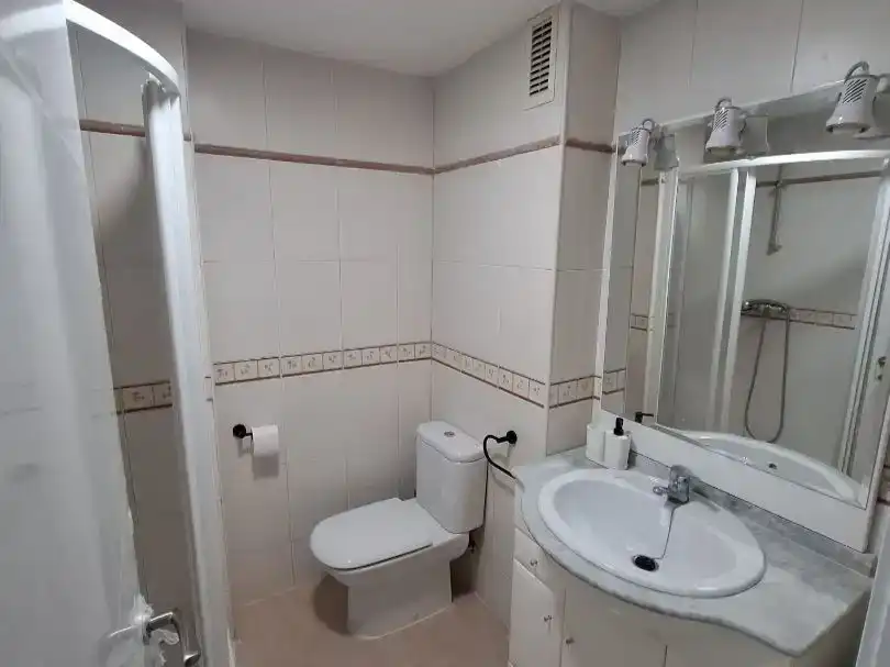 Badezimmer von Wohnung zur Miete in  Córdoba Capital mit Klimaanlage und Balkon