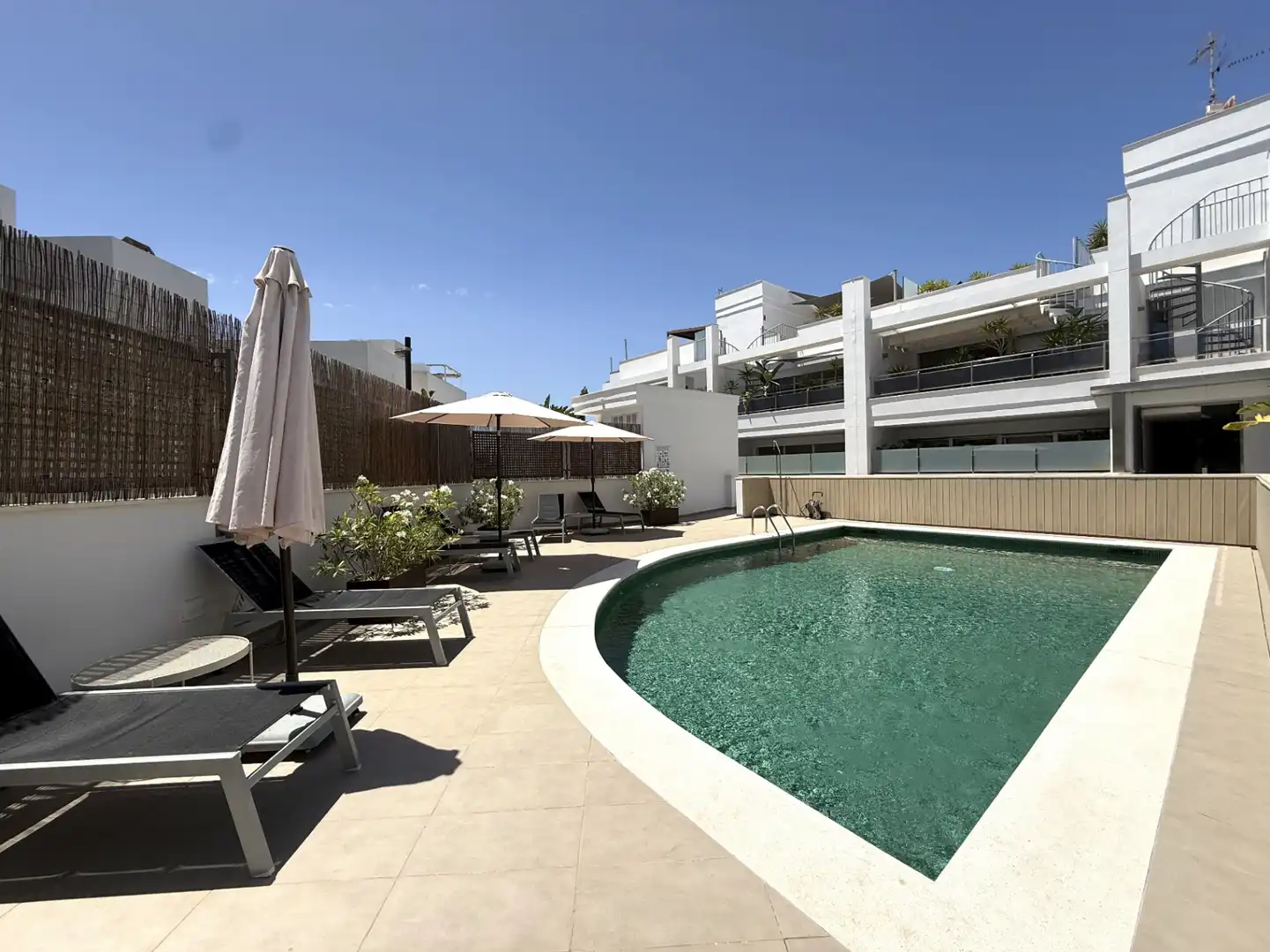 Piscina de Apartament en venda en Eivissa amb Aire condicionat, Terrassa i Piscina