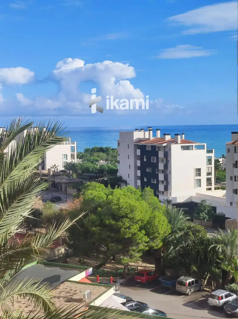 Vista exterior de Piso en venta en Villajoyosa / La Vila Joiosa con Terraza, Piscina y Piscina comunitaria