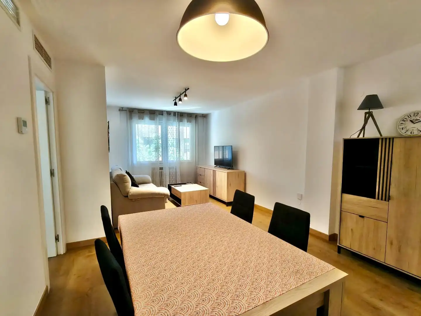 Wohnzimmer von Wohnung zur Miete in Zaragoza mit Heizung, Parkett und Terrasse
