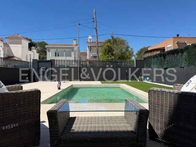 Swimming pool of Houses for sale in Cambrils  with Air Conditioner, Heating and Private garden