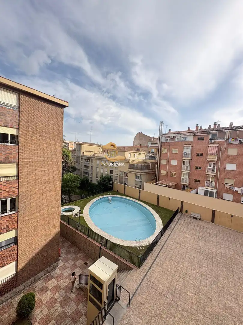 Außenansicht von Wohnung zur Miete in Salamanca mit Terrasse, Möbliert und Gemeinschaftspool