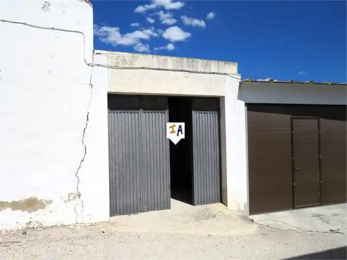Vista exterior de Casa adosada en venta en Santiago de Calatrava con Terraza y Trastero