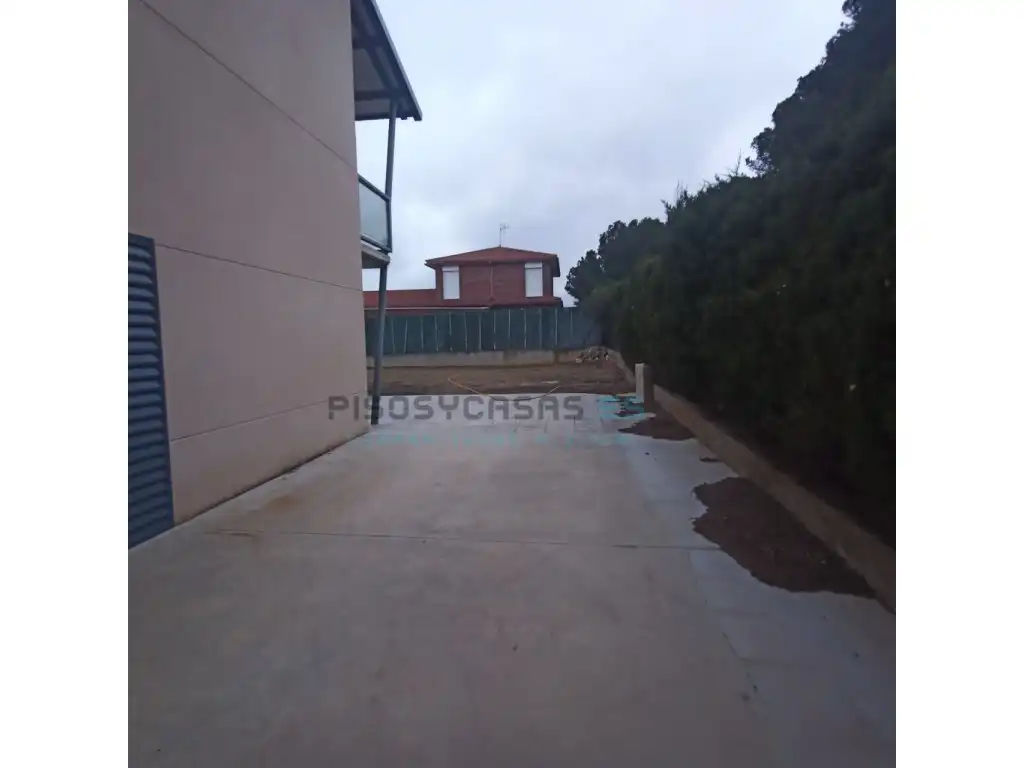 Terrassa de Casa o xalet en venda en La Muela amb Jardí privat i Terrassa