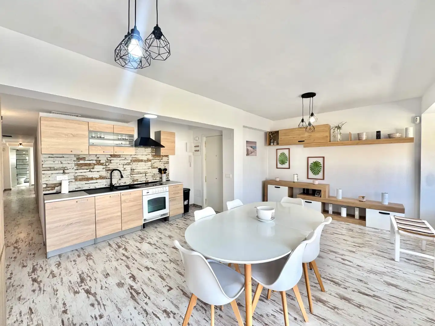 Küche von Wohnung zum Verkauf in Gandia mit Klimaanlage, Abstellraum und Balkon