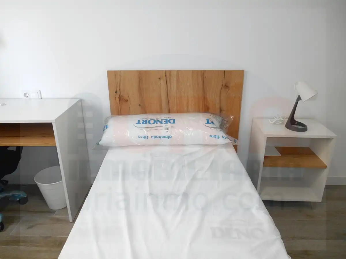 Habitación de Piso de alquiler en Oviedo  con Calefacción, Amueblado y Horno