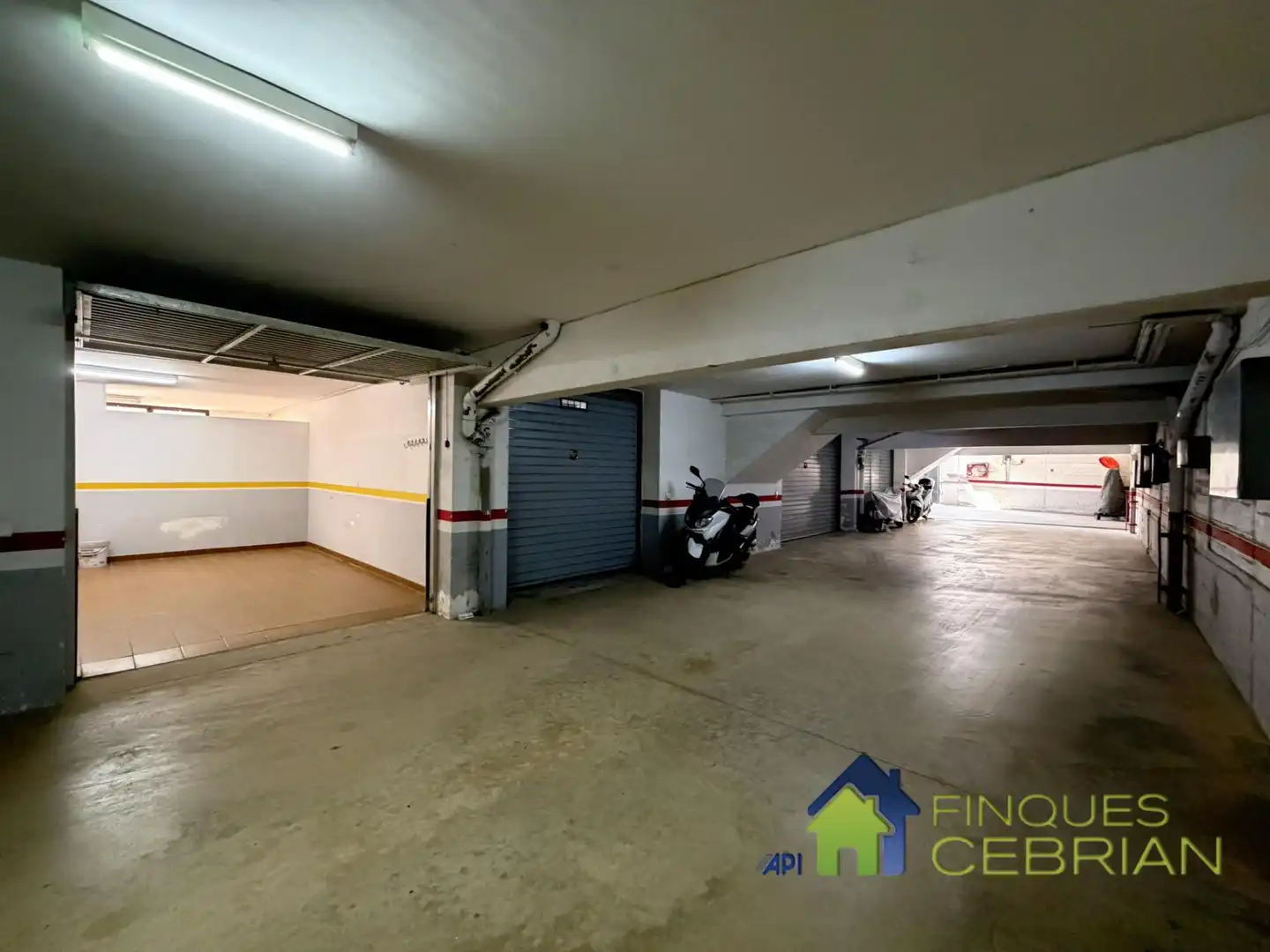 Parking de Casa adosada de alquiler en Alella con Calefacción, Jardín privado y Terraza