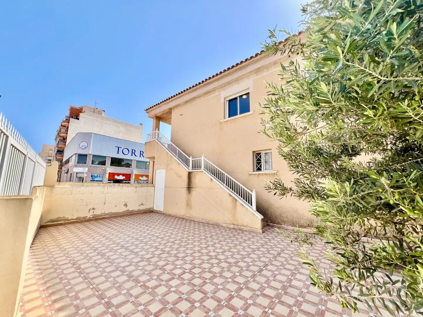 Vista exterior de Casa o chalet en venta en Torrevieja con Jardín privado, Terraza y Trastero