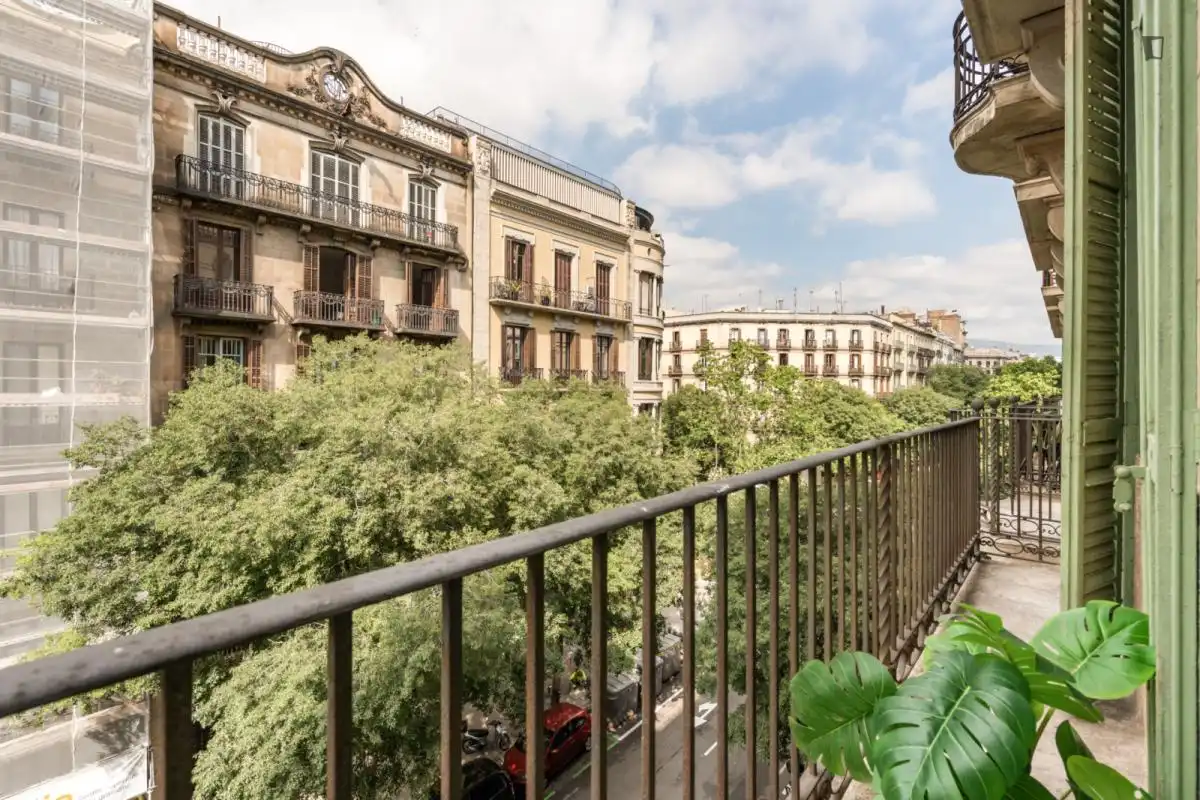 Terraza de Apartamento para compartir en Barcelona con Amueblado, Horno y Lavadora