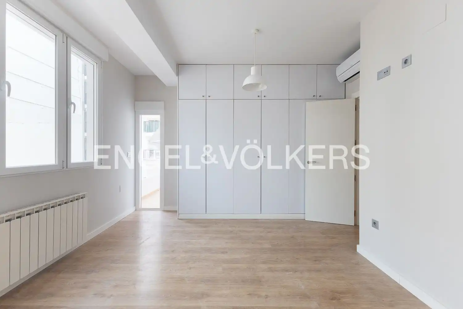Habitación de Piso de alquiler en Valencia con Aire acondicionado, Calefacción y Balcón
