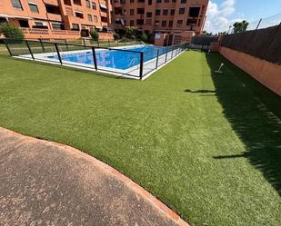 Piscina de Casa adosada en venda en El Vendrell amb Calefacció, Jardí privat i Terrassa