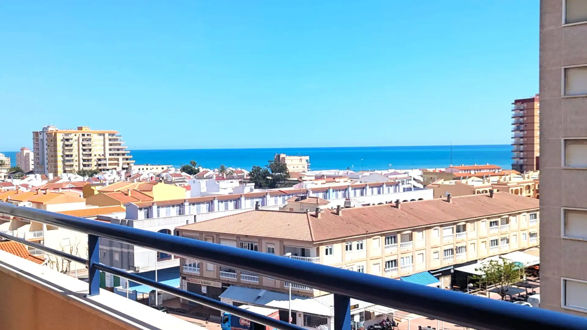Vista exterior de Piso en venta en Oropesa del Mar / Orpesa con Aire acondicionado, Calefacción y Jardín privado