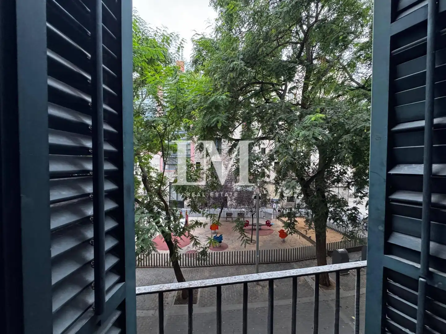 Exterior view of Apartments for rent in Ciutat Vella
