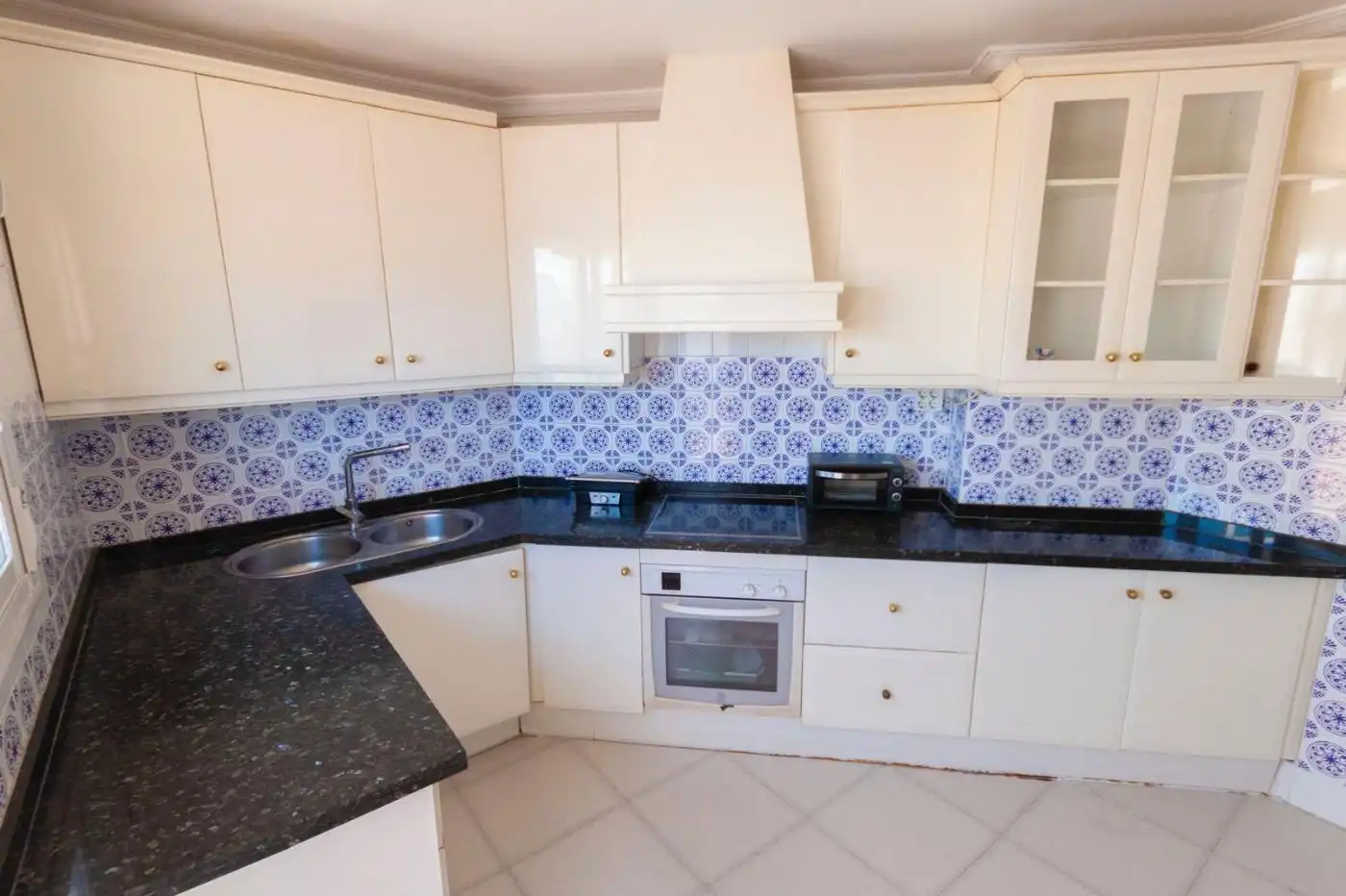 Penthouse with lift for sale in Estepona Pueblo, imagen 4