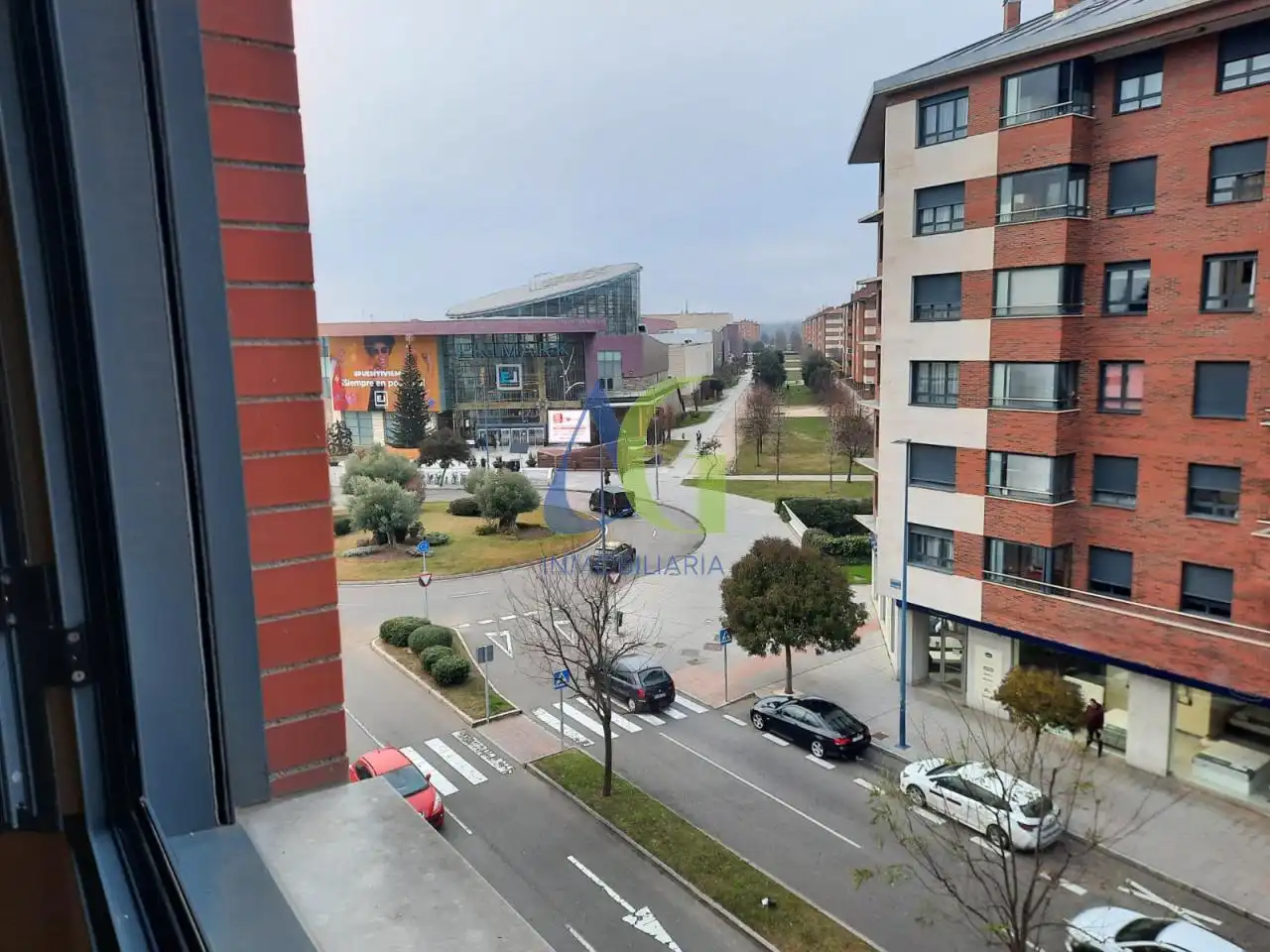 Vista exterior de Pis en venda en León Capital  amb Calefacció i Parquet