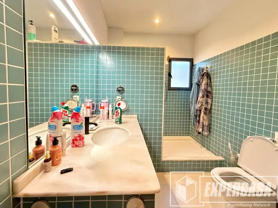 Bathroom of Houses for sale in Llíria  with Air Conditioner, Terrace and Storage room
