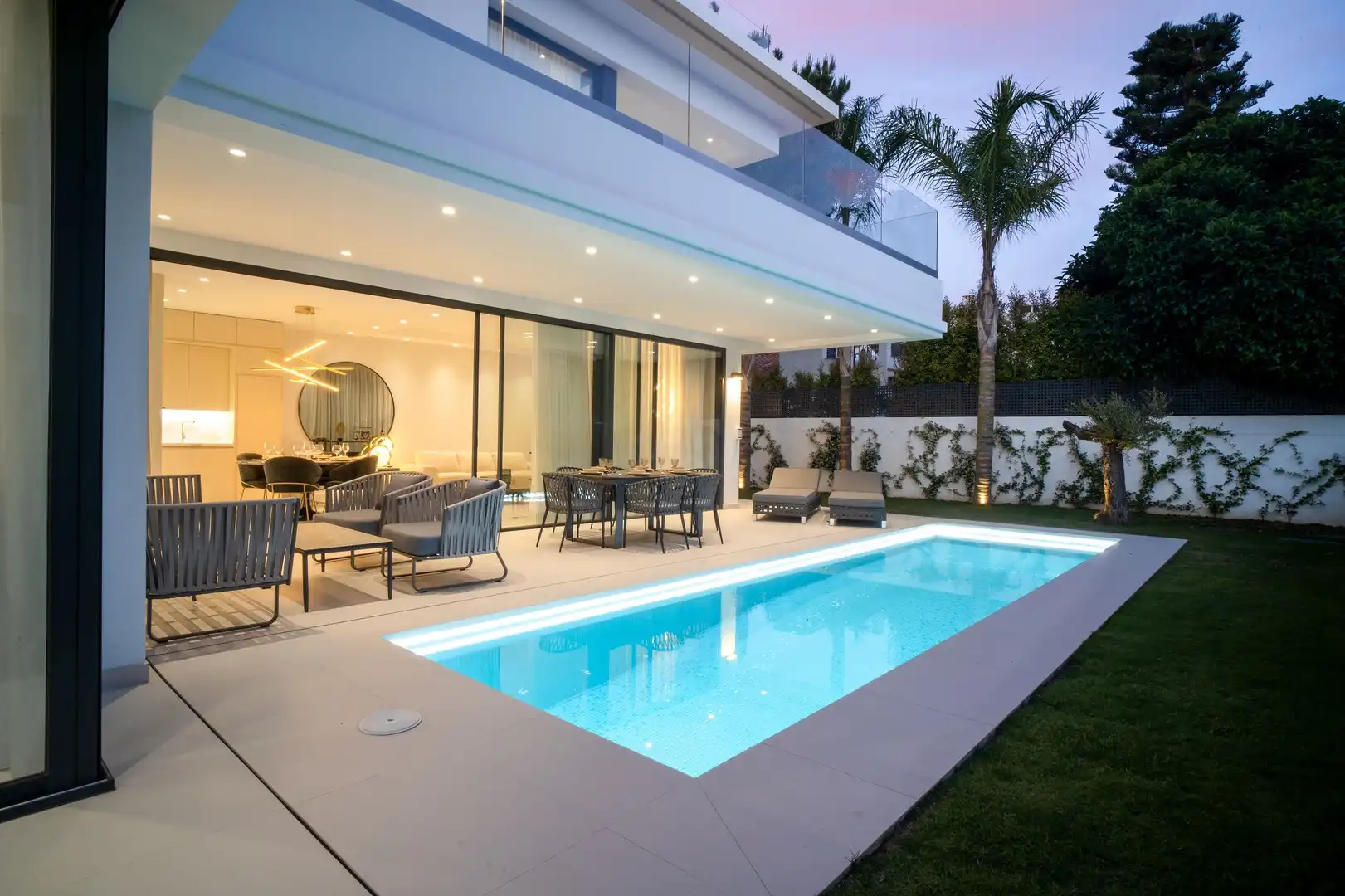 Piscina de Casa o chalet en venta en Marbella con Aire acondicionado, Calefacción y Jardín privado