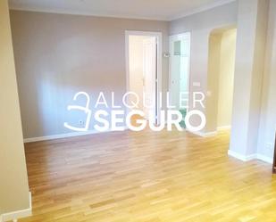 Bedroom of Flat to rent in  Madrid Capital  with Air Conditioner and Heating