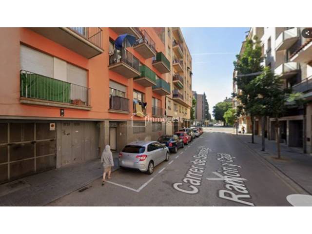 Garaje en Alquiler en Calle Santiago Ramón y Cajal en Veïnat