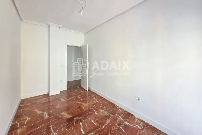 Schlafzimmer von Wohnung zum Verkauf in Úbeda mit Balkon