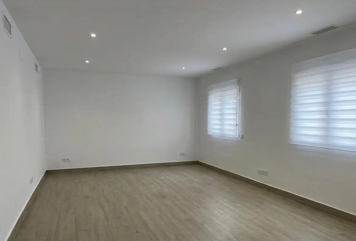 Sala d'estar de Planta baixa en venda en Madrid amb Aire condicionat, Calefacció i Terrassa