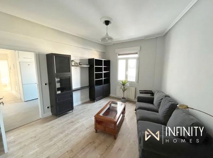 Living room of Flat to rent in Bilbao   with Heating
